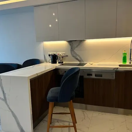 Sapphire & Inspire - Grand Sapphire, Pool View Apartment