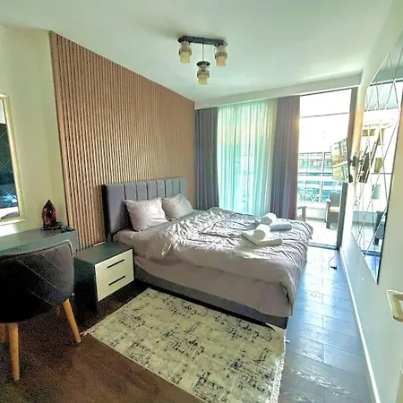 Sapphire & Inspire - Grand Sapphire, Pool View Apartment