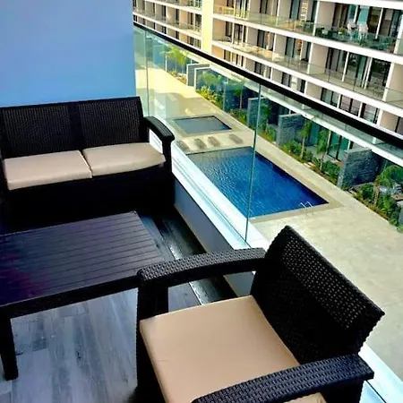 Sapphire & Inspire - Grand Sapphire, Pool View Apartment Trikomo